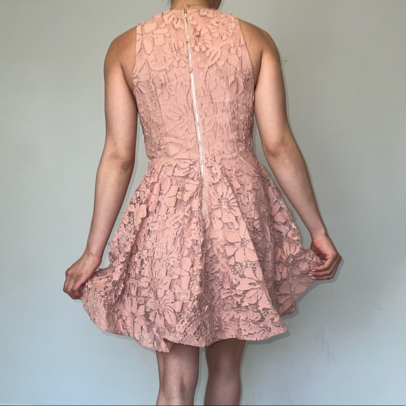 Puffy pink dress - Picture 3 of 3